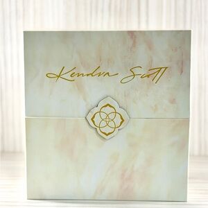 Kendra Scott Cream and Gold Box